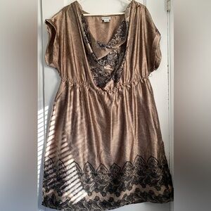 Motherhood Maternity Cowlneck Elastic Waist Short Sleeves Top Size: Large